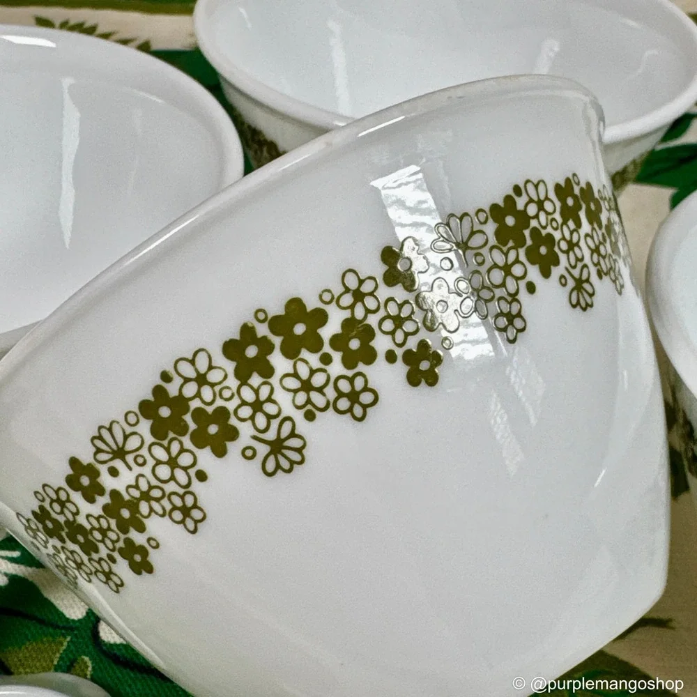 VINTAGE Corelle Spring Blossom Green Crazy Daisy Hook Handle Tea Cups | Set of 4